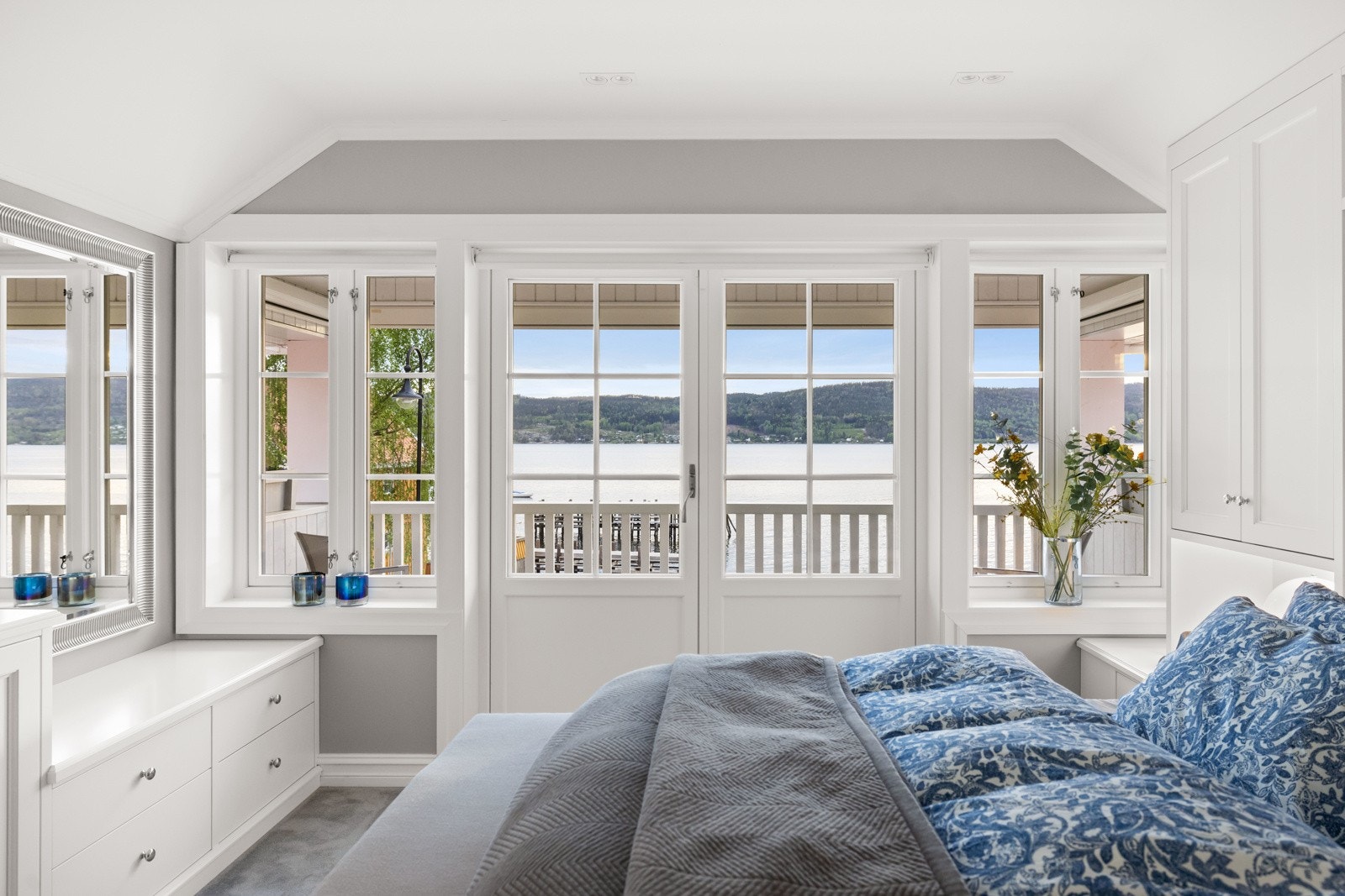 Det er også selvfølgelig hev/senk TV-innredning. Galleribilde