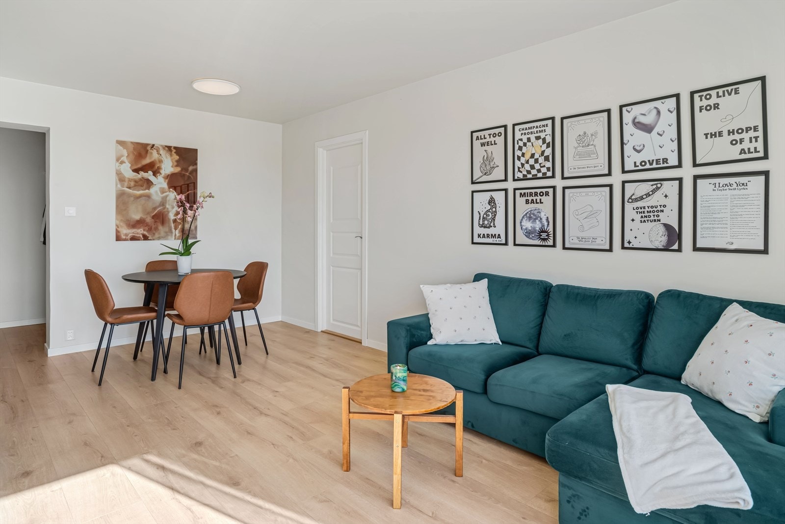 God plass til spisebord Galleribilde