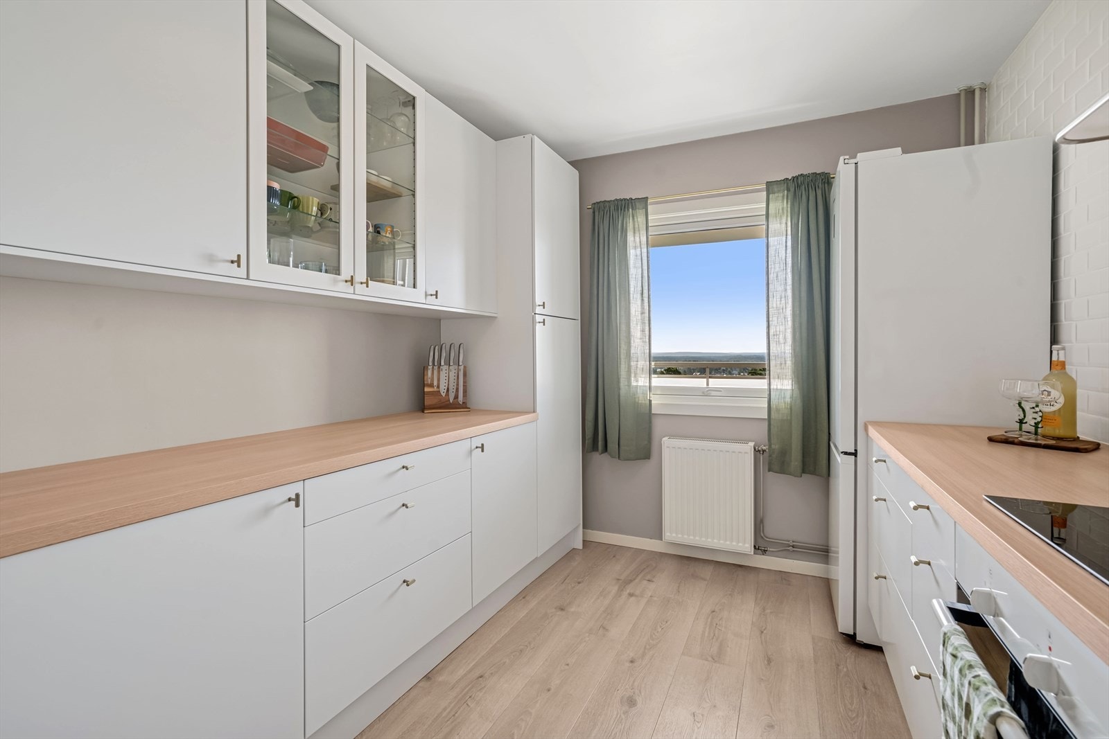 Nydelig utsikt fra kjøkkenvinduet Galleribilde