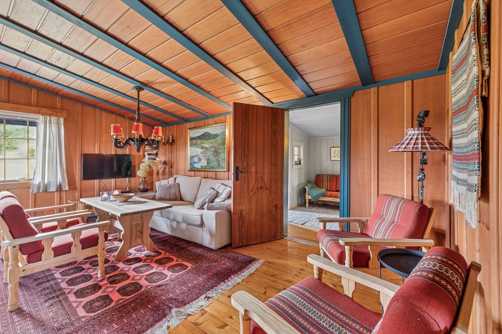 Stuen har plass til flere møbleringsmuligheter for å skape den stuen du selv ønsker. Galleribilde