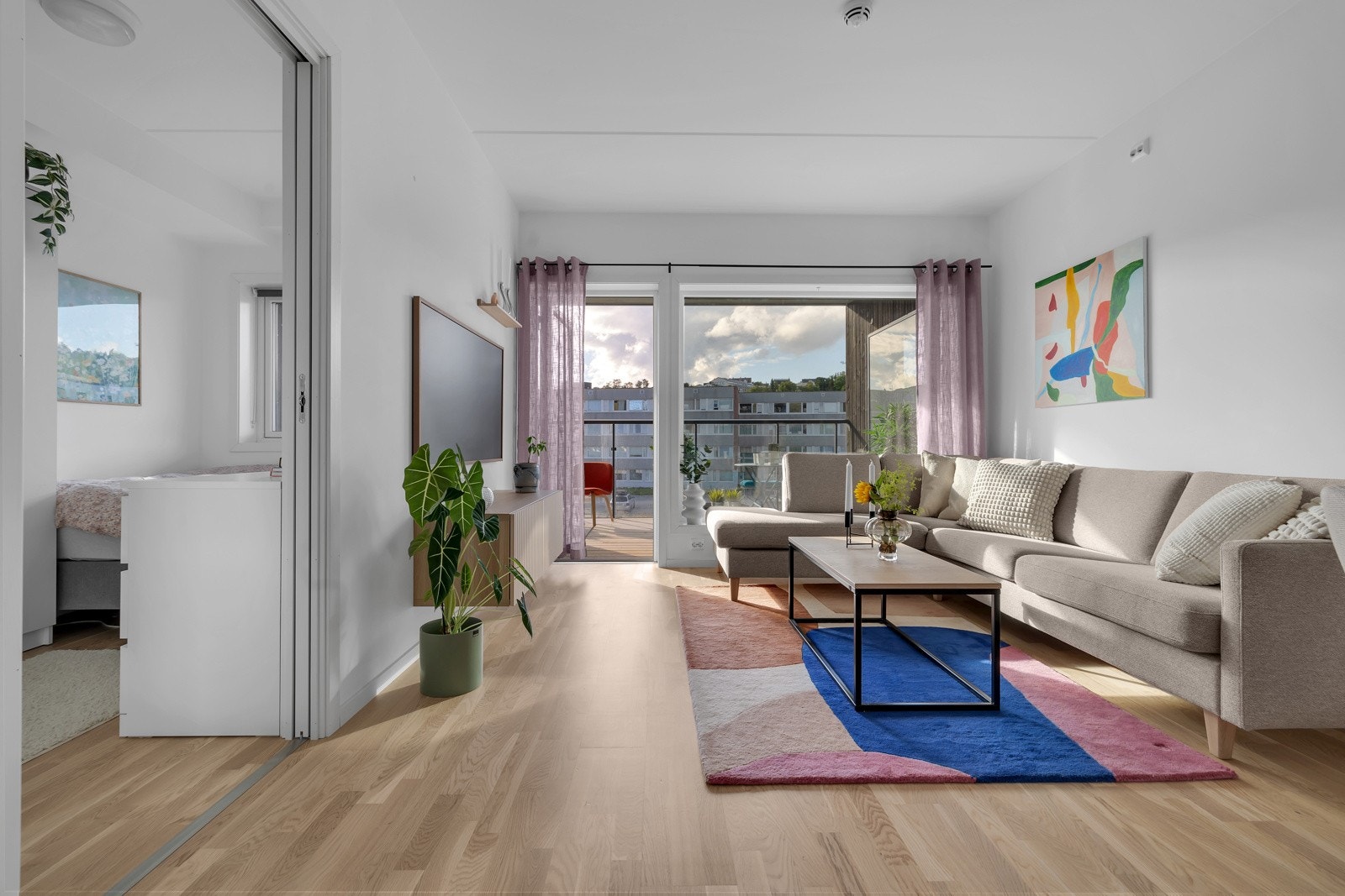 Inngang til soverom fra stue. Galleribilde