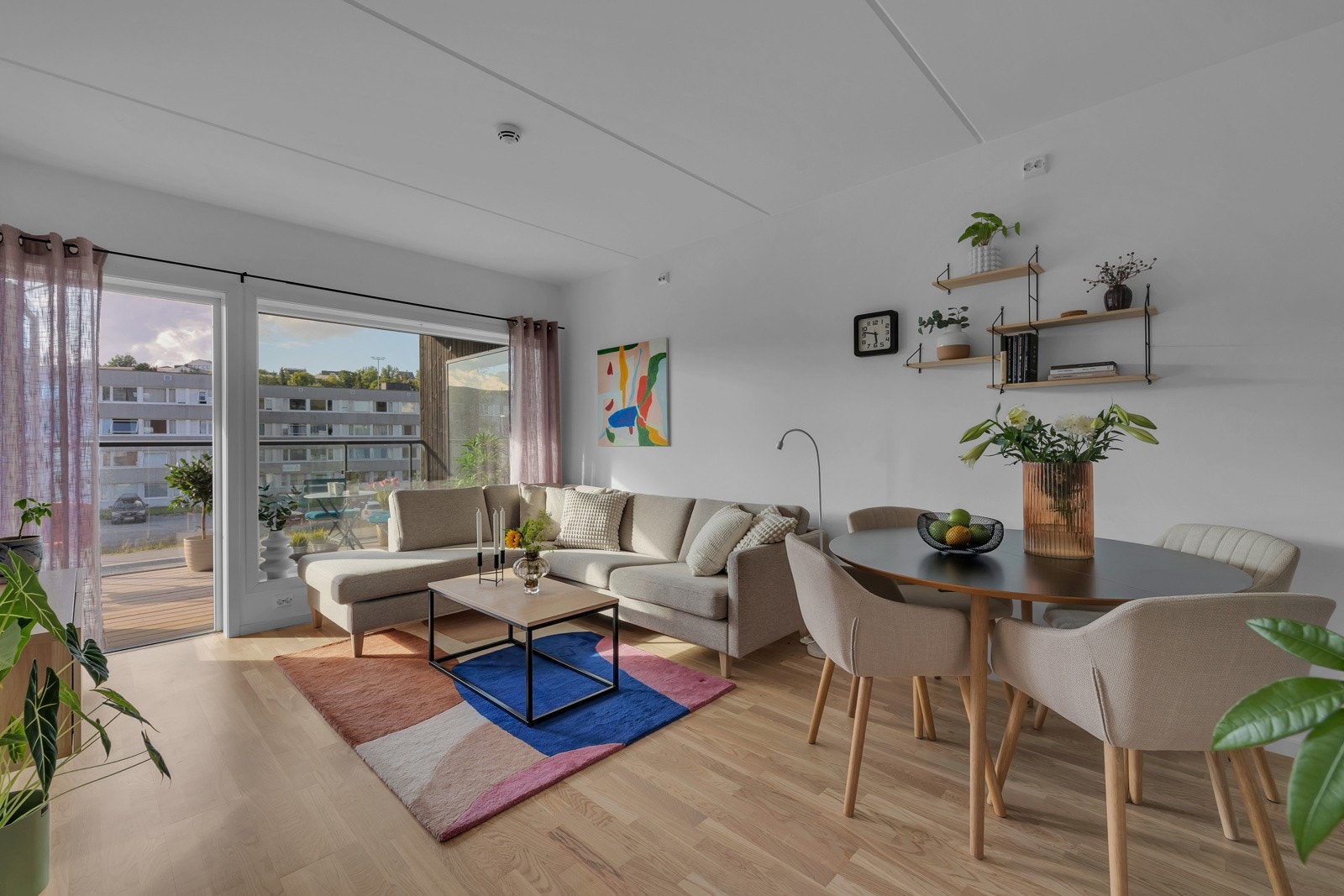 Storhaug + Partnere med megler Stian Mathiassen presenterer denne godbiten i Strandvegen 116A! Galleribilde