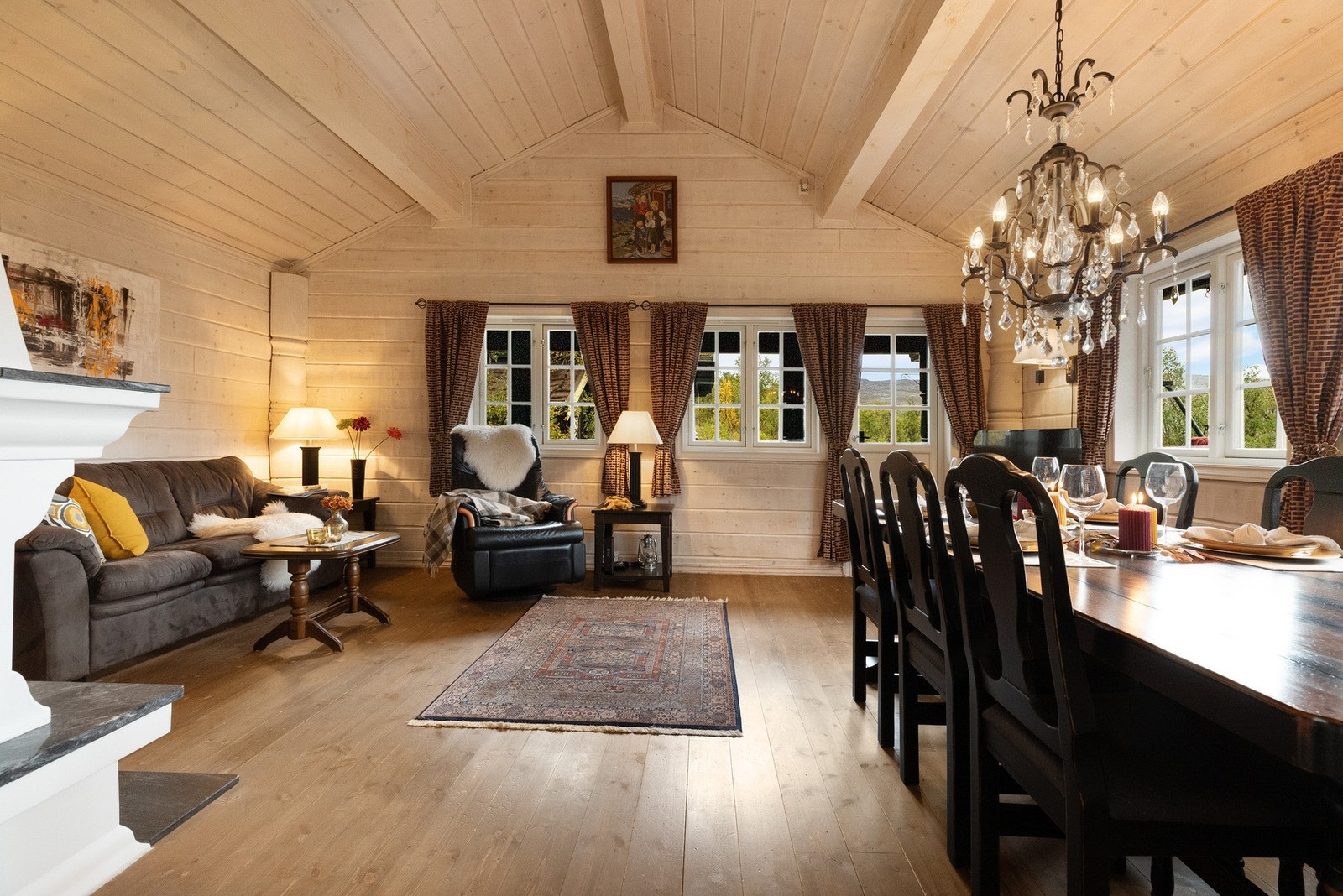 Gulvet i stuen er i heltre. Galleribilde