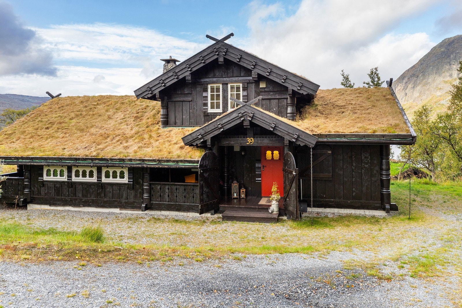 Gudbrandslie 39 ligger fint til i veletablert hyttefelt på 1010 moh Galleribilde