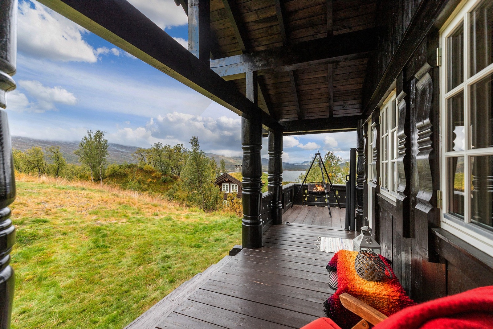 Hytten ligger solrikt til Galleribilde