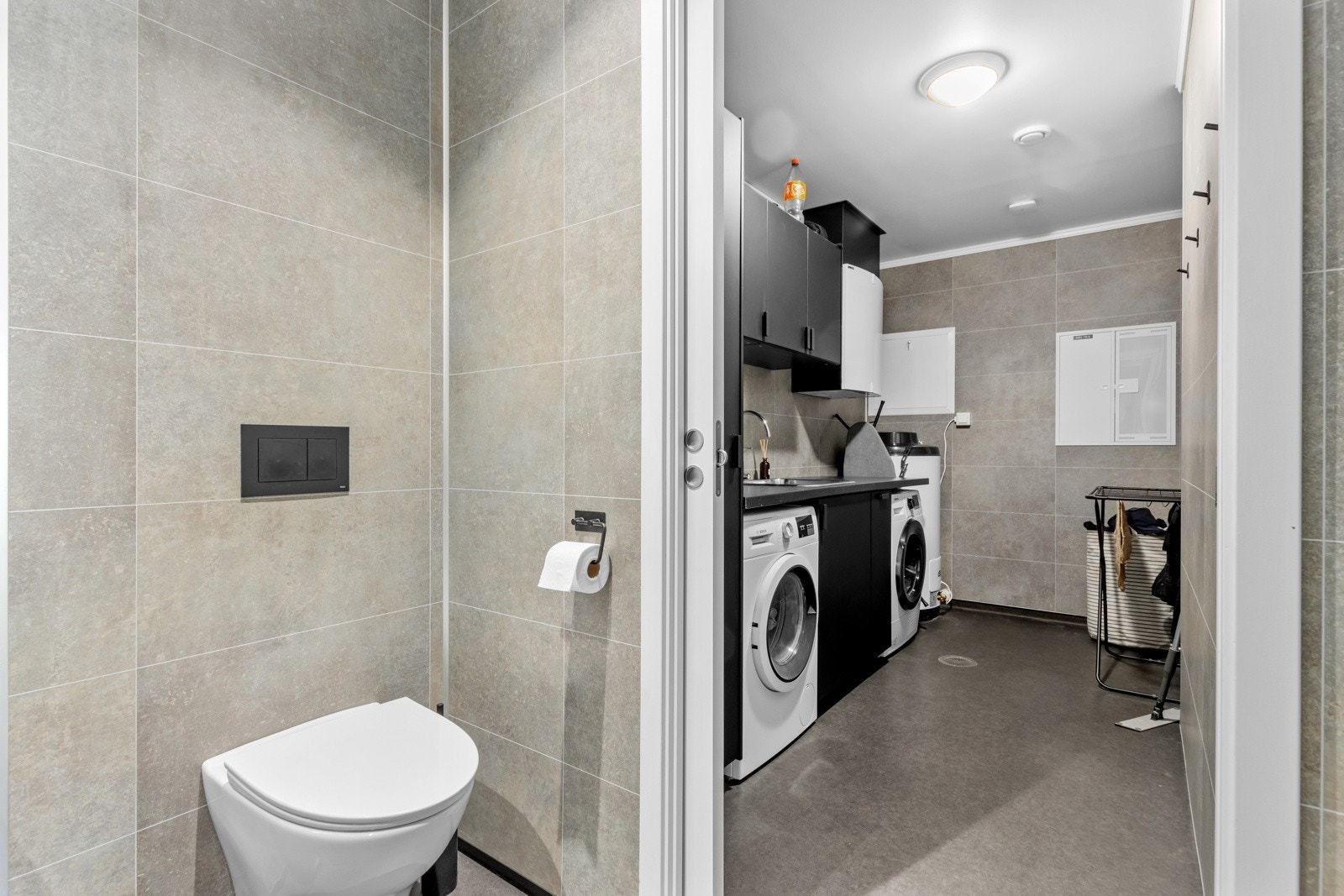 Vaskerom Galleribilde