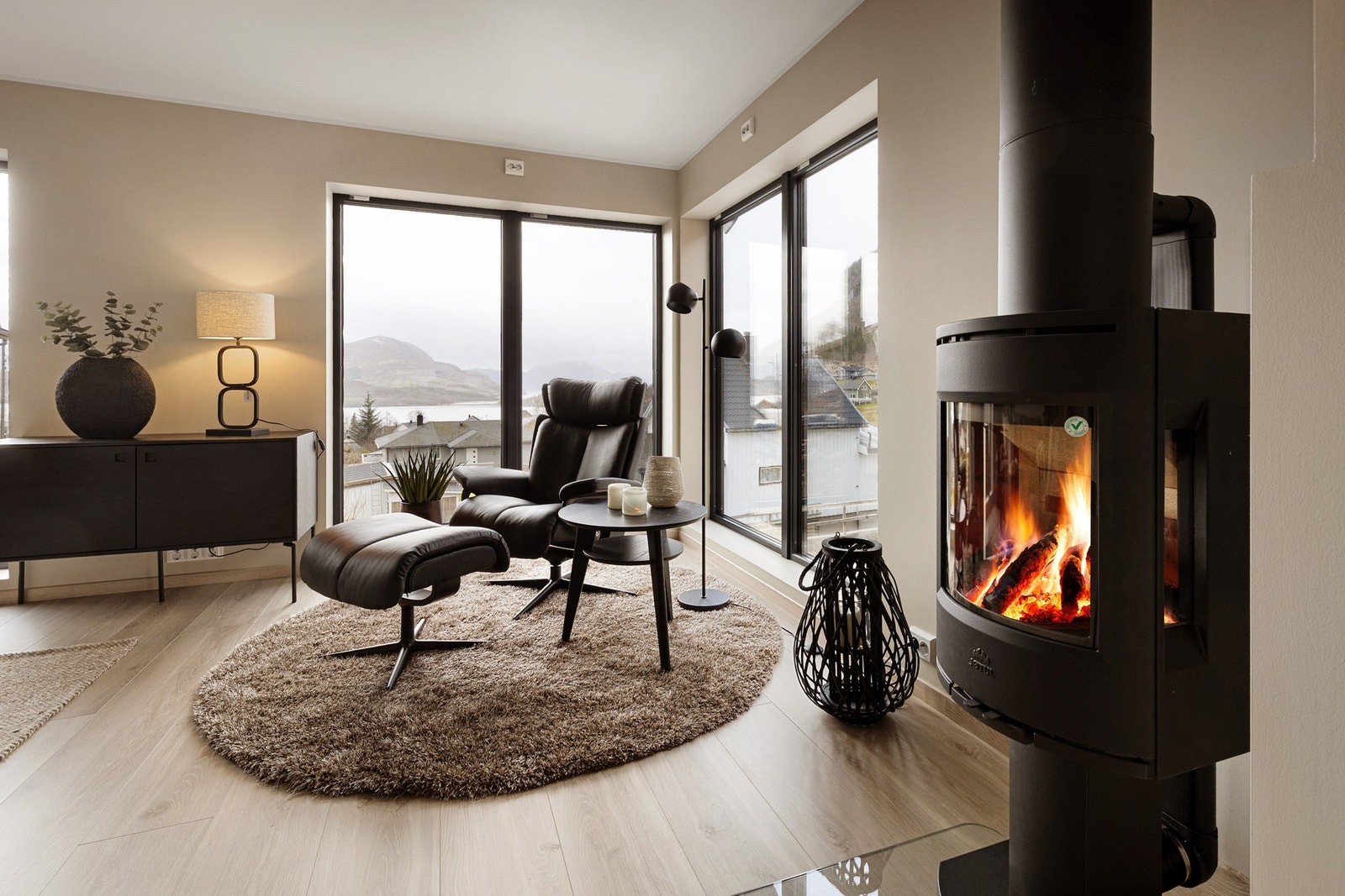 God plass til møblering av både sofa- og spisegruppe - etter eget behov og ønske. Galleribilde