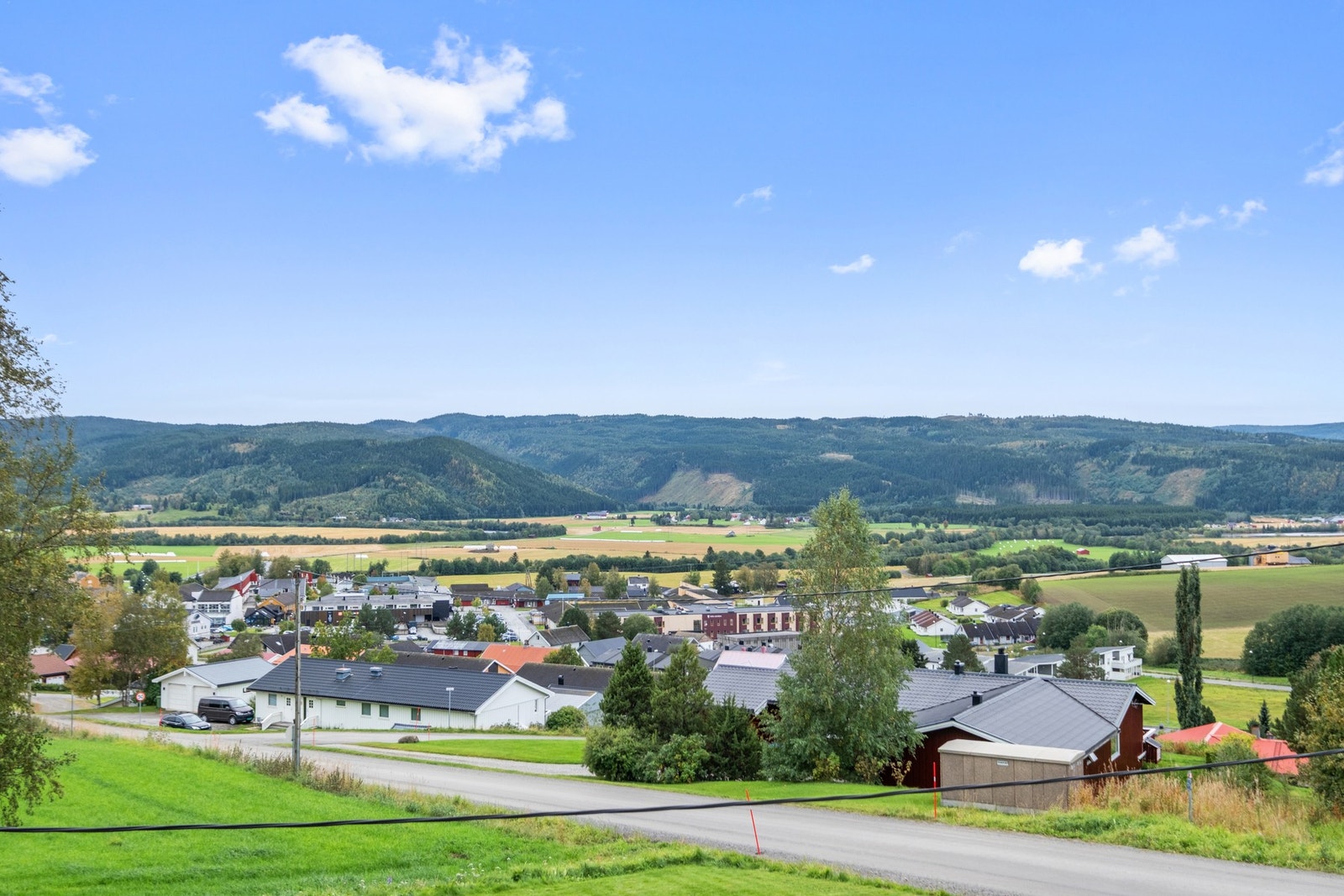 Et sjeldent utgangspunkt for den som ønsker å sette sitt preg på en tradisjonsrik bolig i vakre omgivelser. Galleribilde