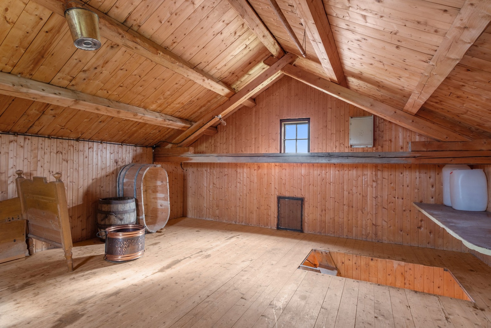 2. etasje stabbur. Galleribilde