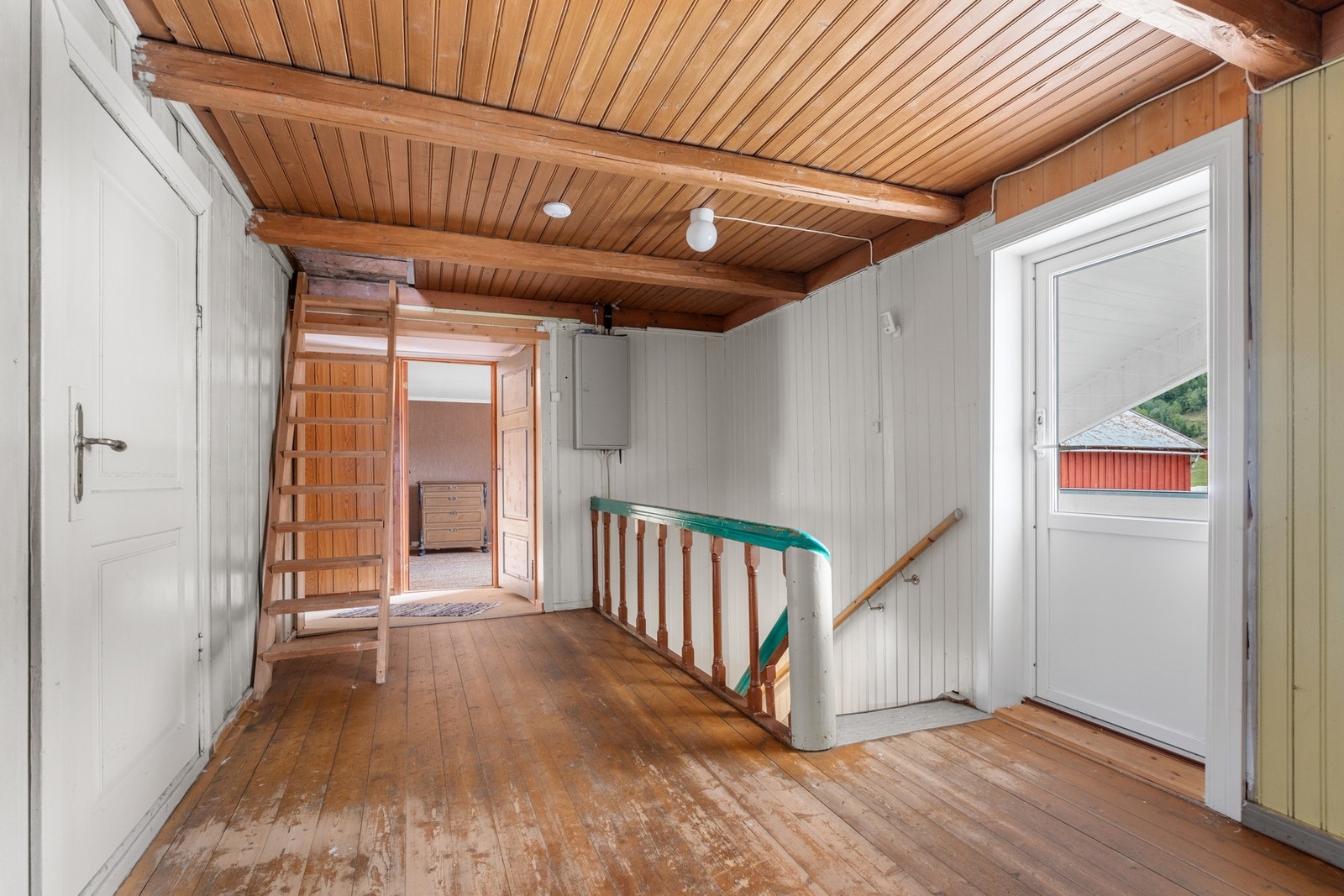 Gang i 2. etasje på 12,8 kvm. Galleribilde