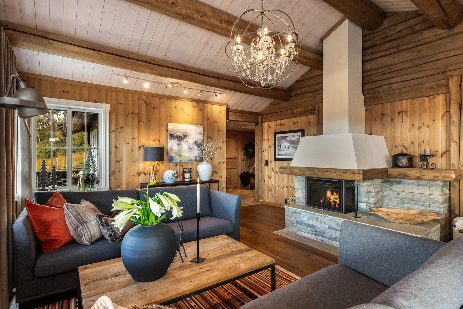 Peiskos i stuen hører med på kalde dager Galleribilde