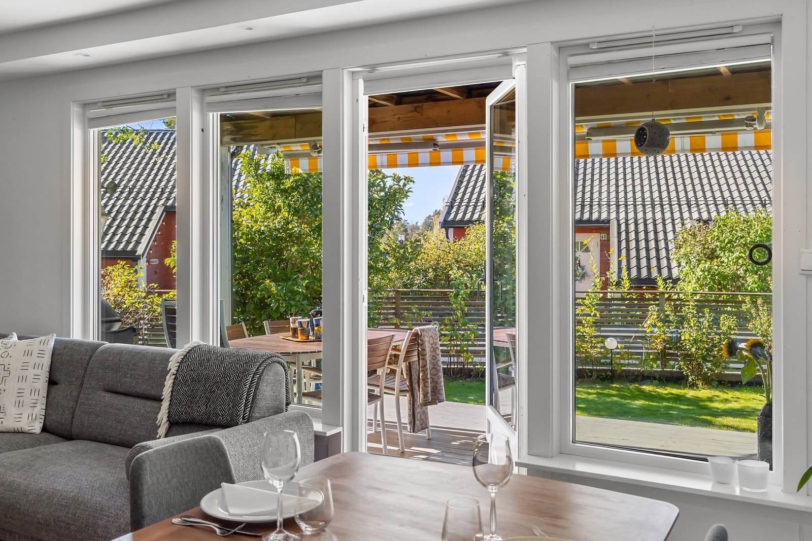 Fra stuen er det utgang til vestvendt balkong på 20 m² Galleribilde