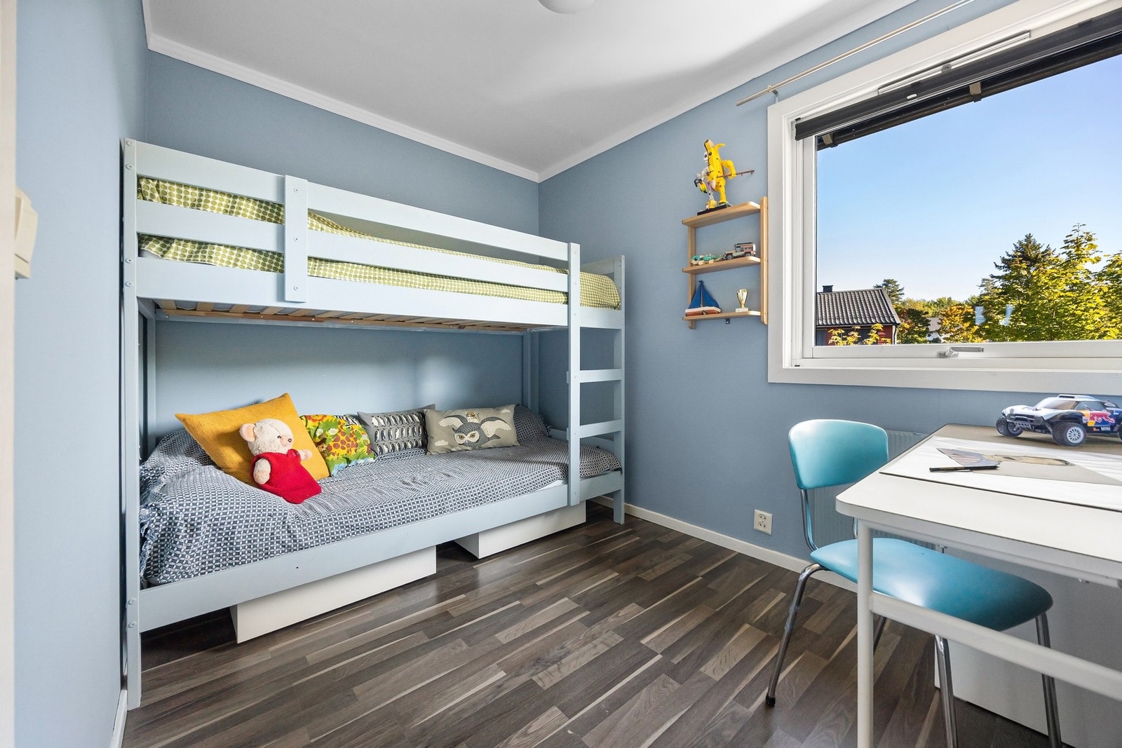 Soverom 2 egner seg også godt som barnerom, gjesterom og kontor Galleribilde