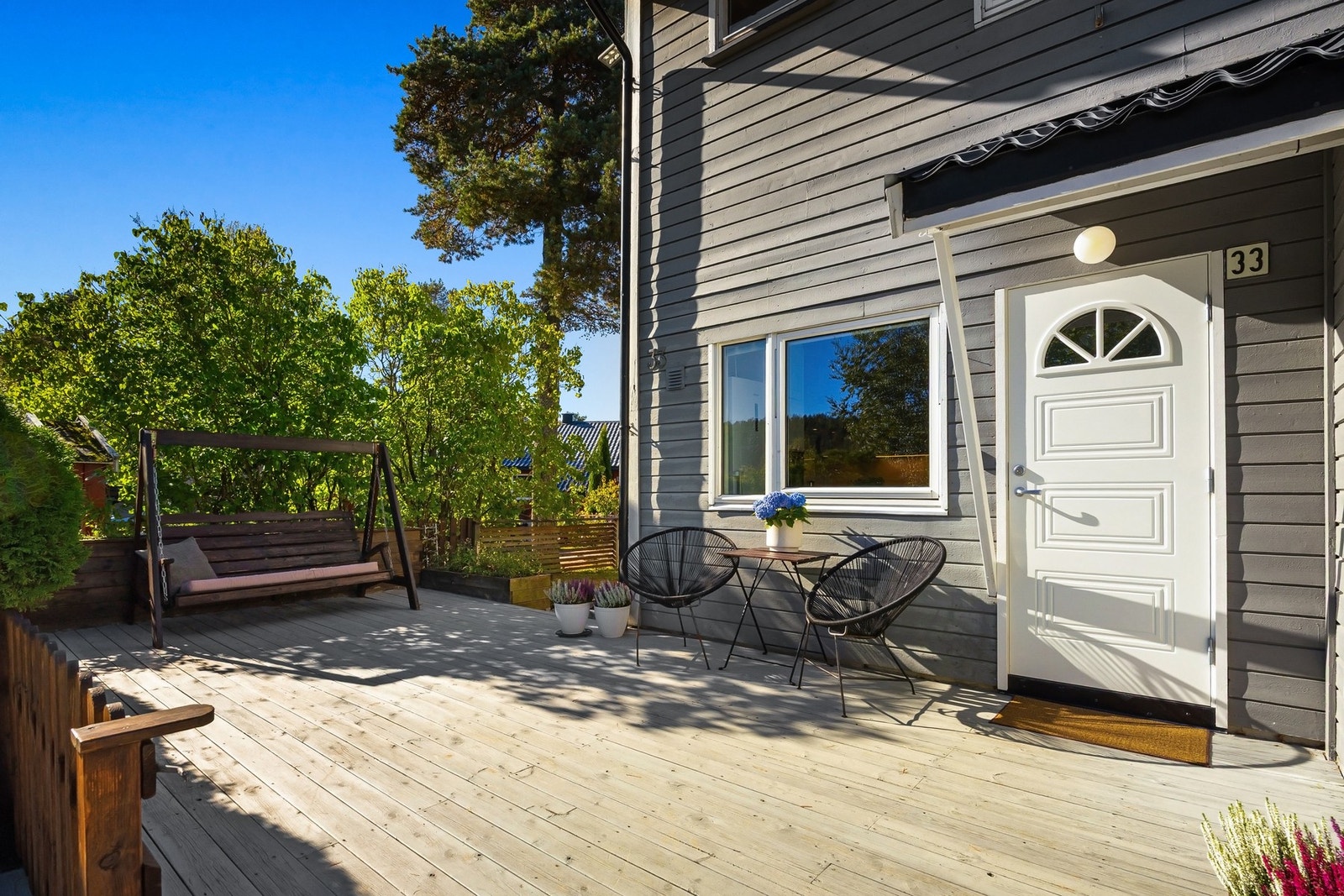 Meget barnevennlig med inngjerdet uteområde Galleribilde