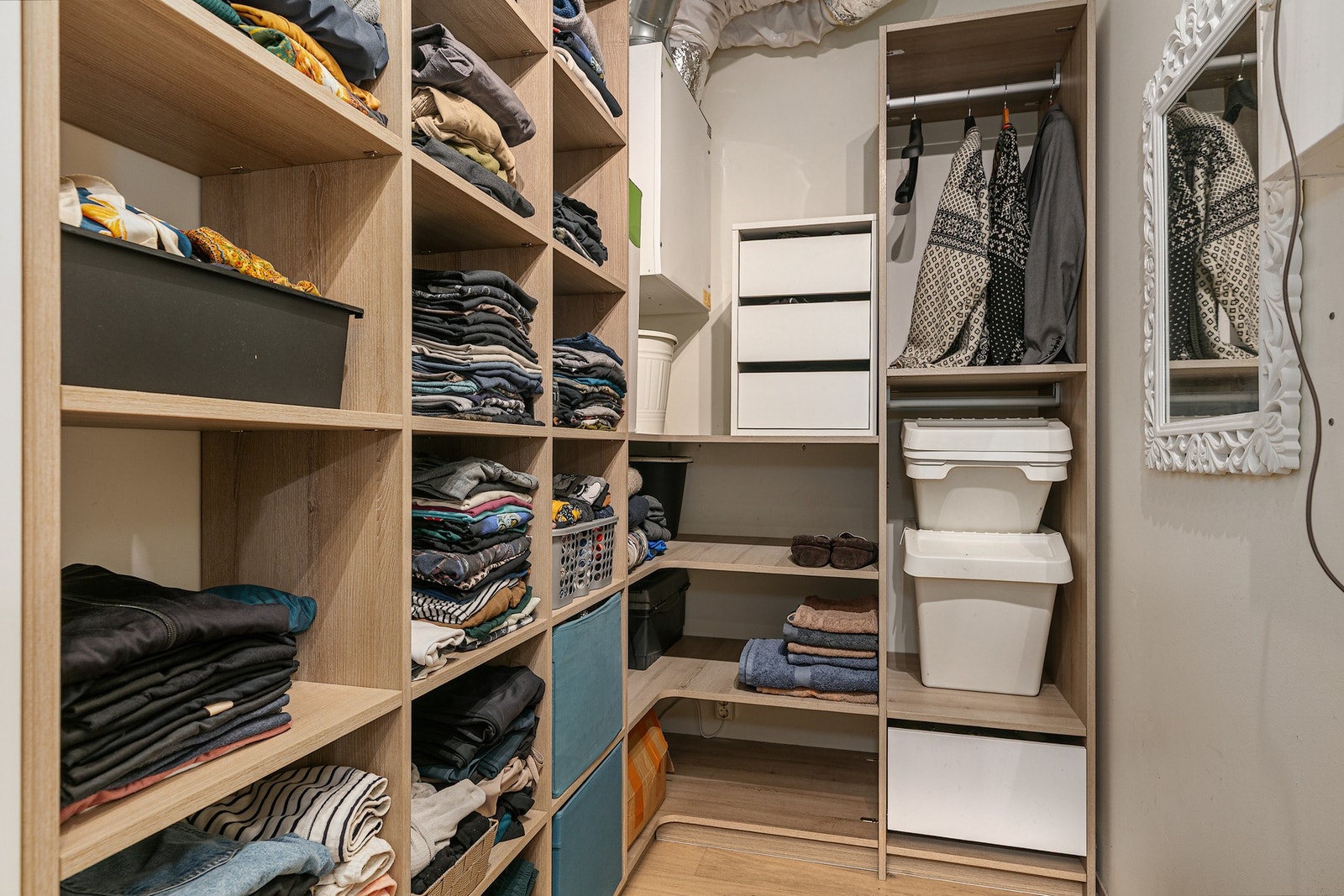 Spesialtilpasset innredning for walk in closet Galleribilde
