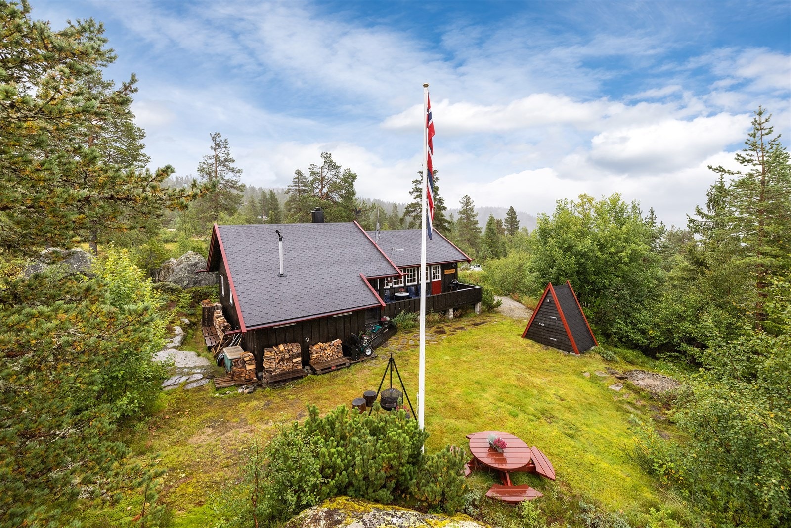 Innholdsrik hytte beliggende i fredelige og rolige omgivelser. Galleribilde