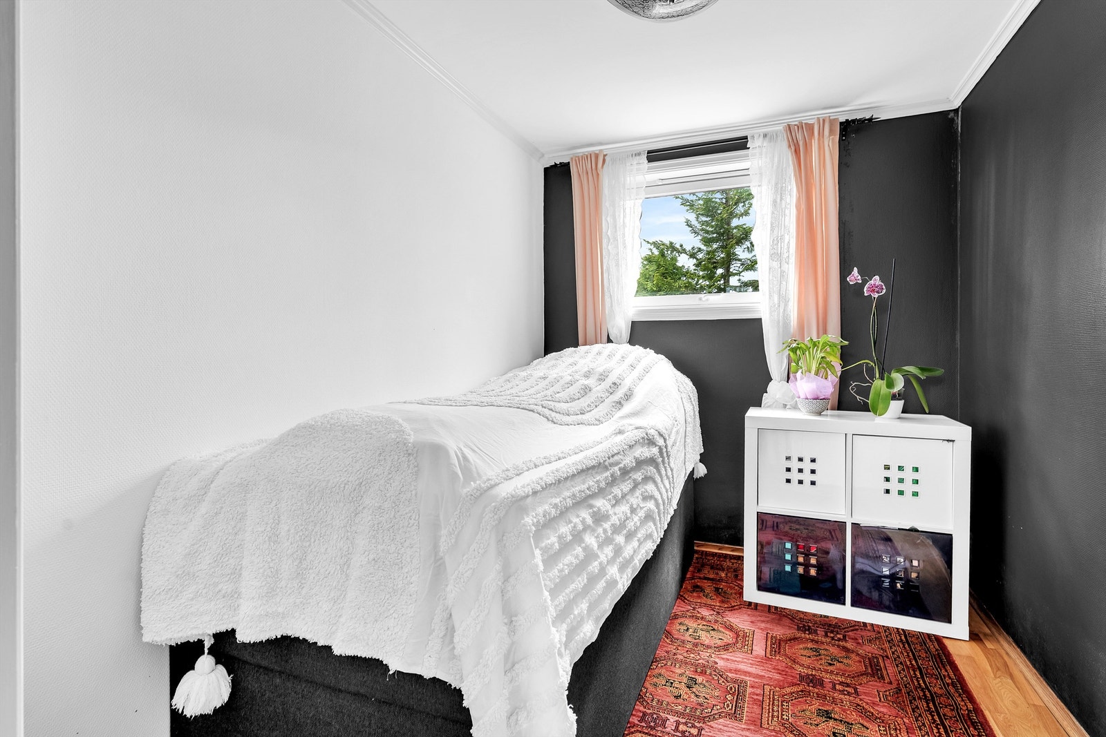 Det andre rommet kan innredes etter ønske, og passer fint som barnerom, gjesterom eller kontor. Galleribilde