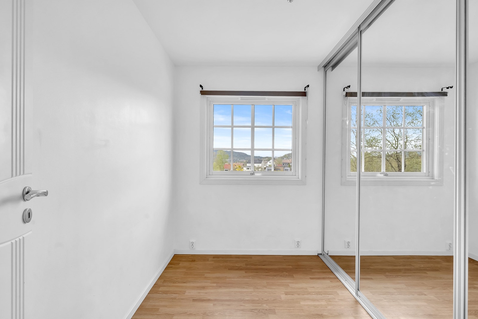 Det andre rommet kan innredes etter ønske, og passer fint som barnerom, gjesterom eller kontor. Galleribilde