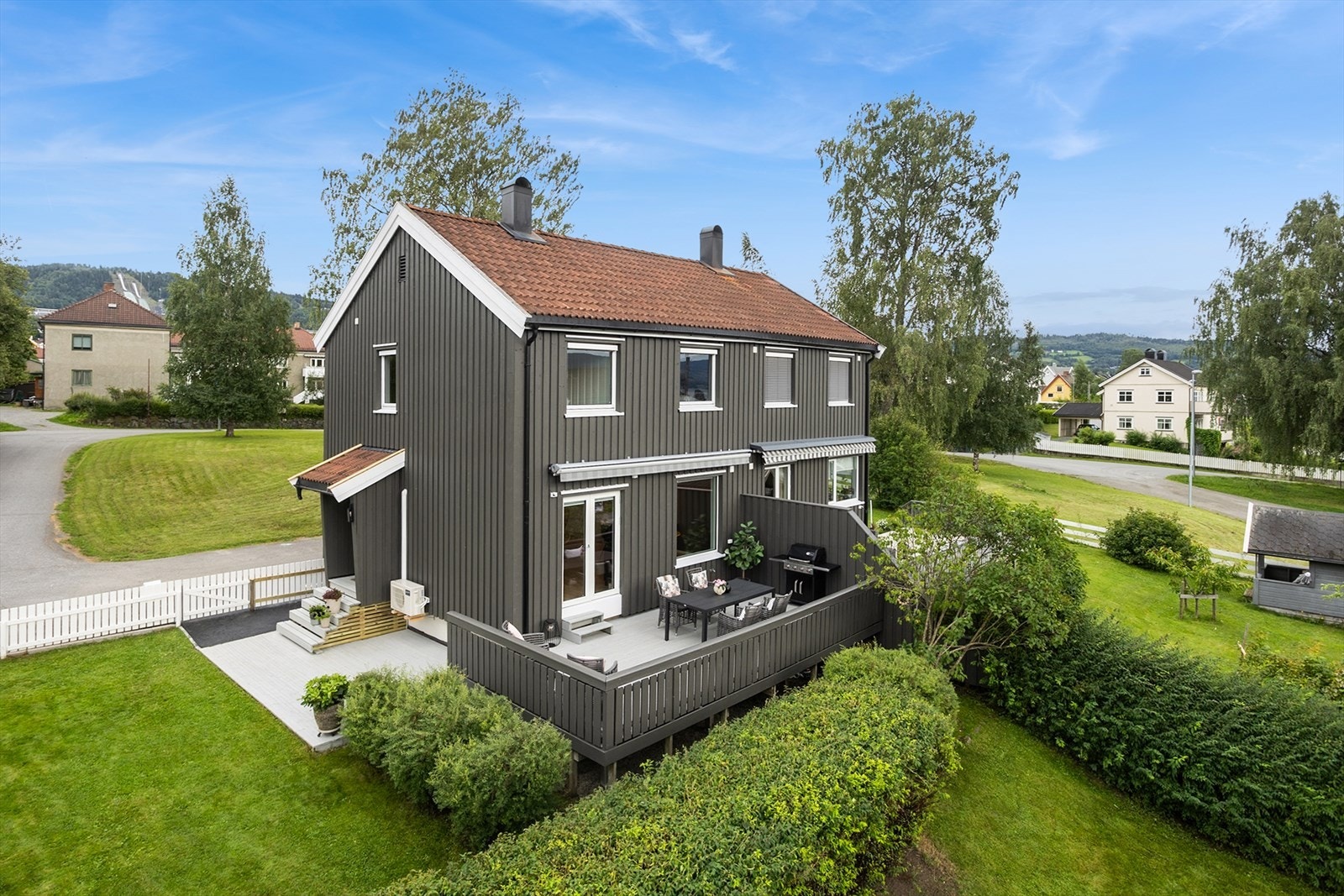 Meget pen halvpart av tomannsbolig med flott beliggenhet på Busmoen. Galleribilde