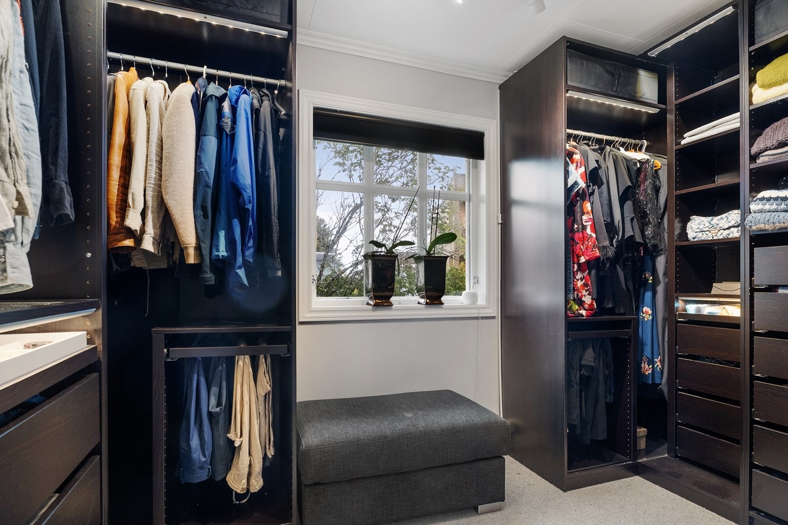 1. etasje - Tidligere soverom er gjort om til garderoberom Galleribilde