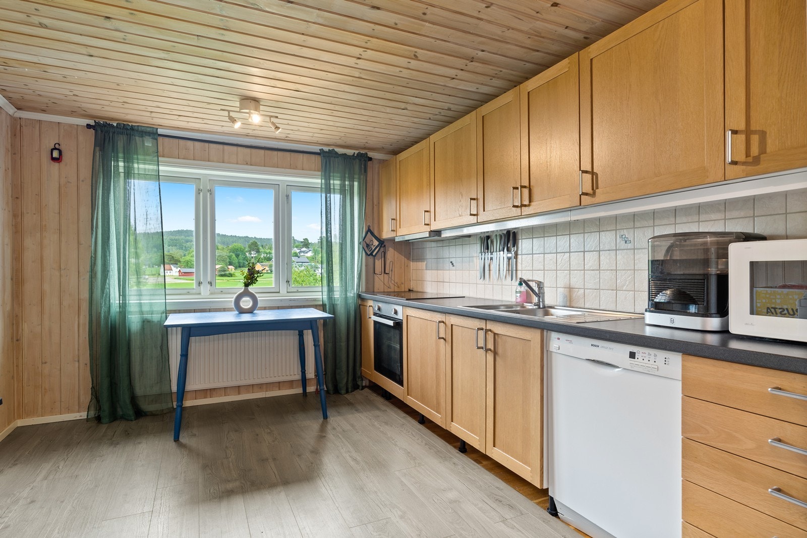 Kjøkken i 2.etasje! Galleribilde