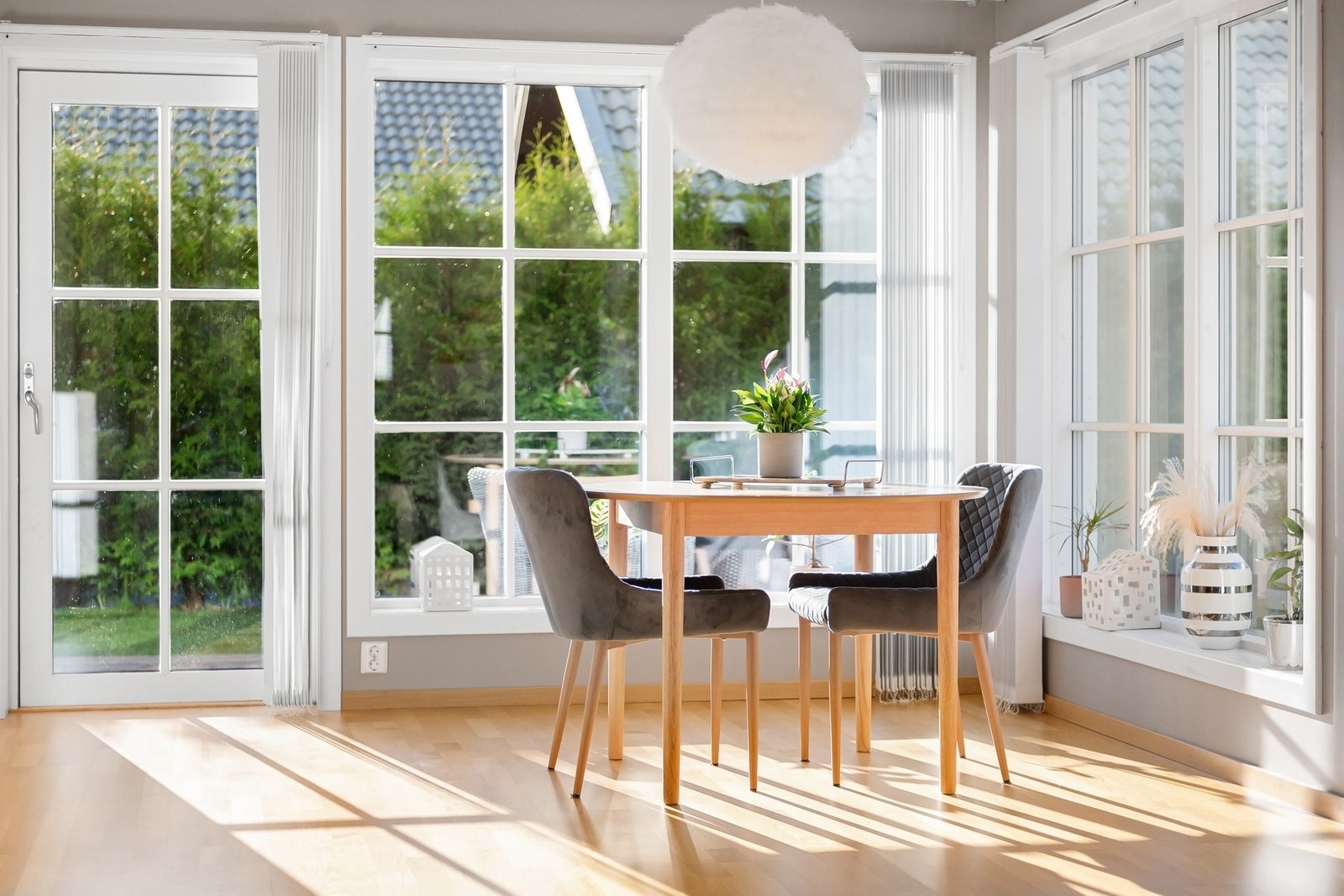 Detaljbilde av spisestuen. Galleribilde