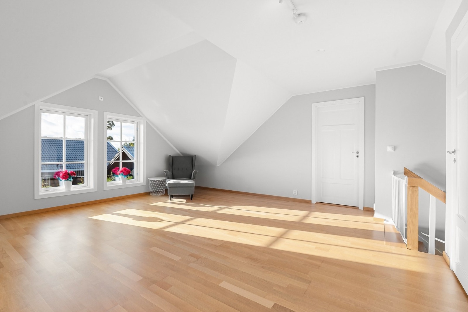 Stor stue hvor man kan trekke seg tilbake eller hvor barna kan leke fritt. Galleribilde