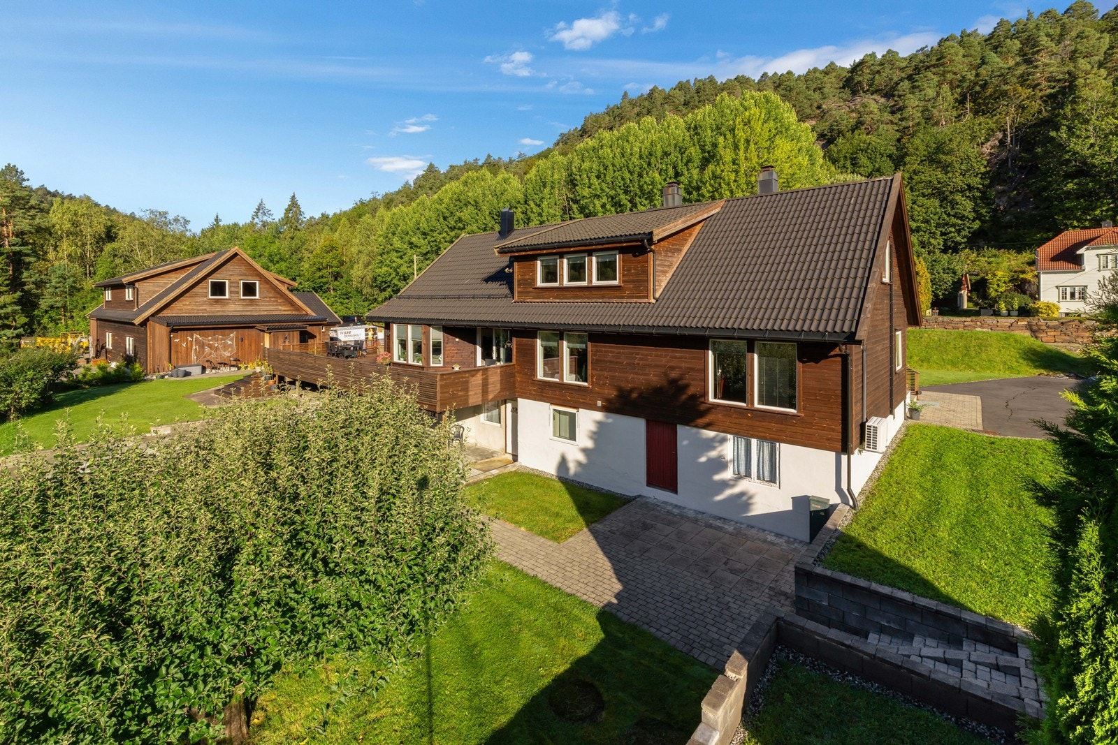 Stor enebolig på ca. 361kvm BRA. Galleribilde