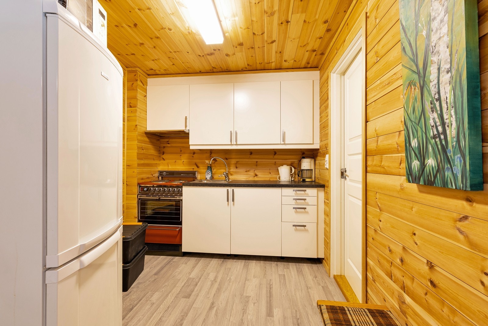 "Pauserom" i garasje. Ikke omsøkt/godkjent til varig opphold. Galleribilde