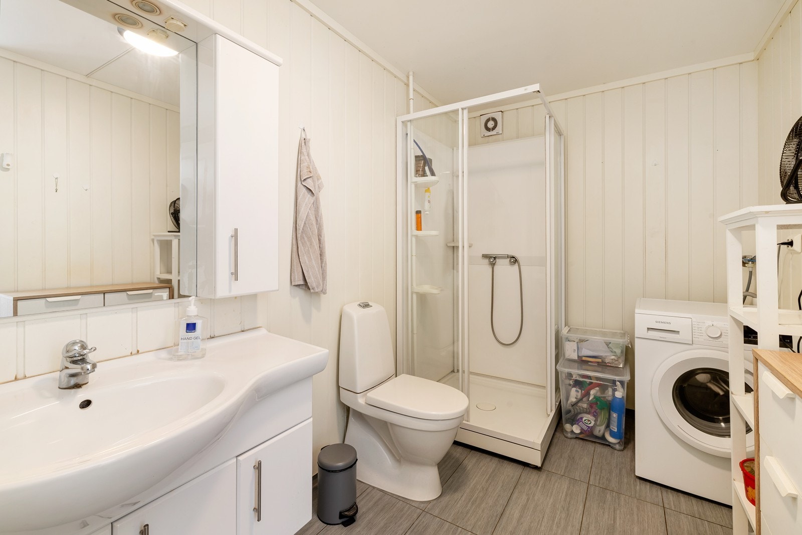 Bad i utleiedel. Galleribilde