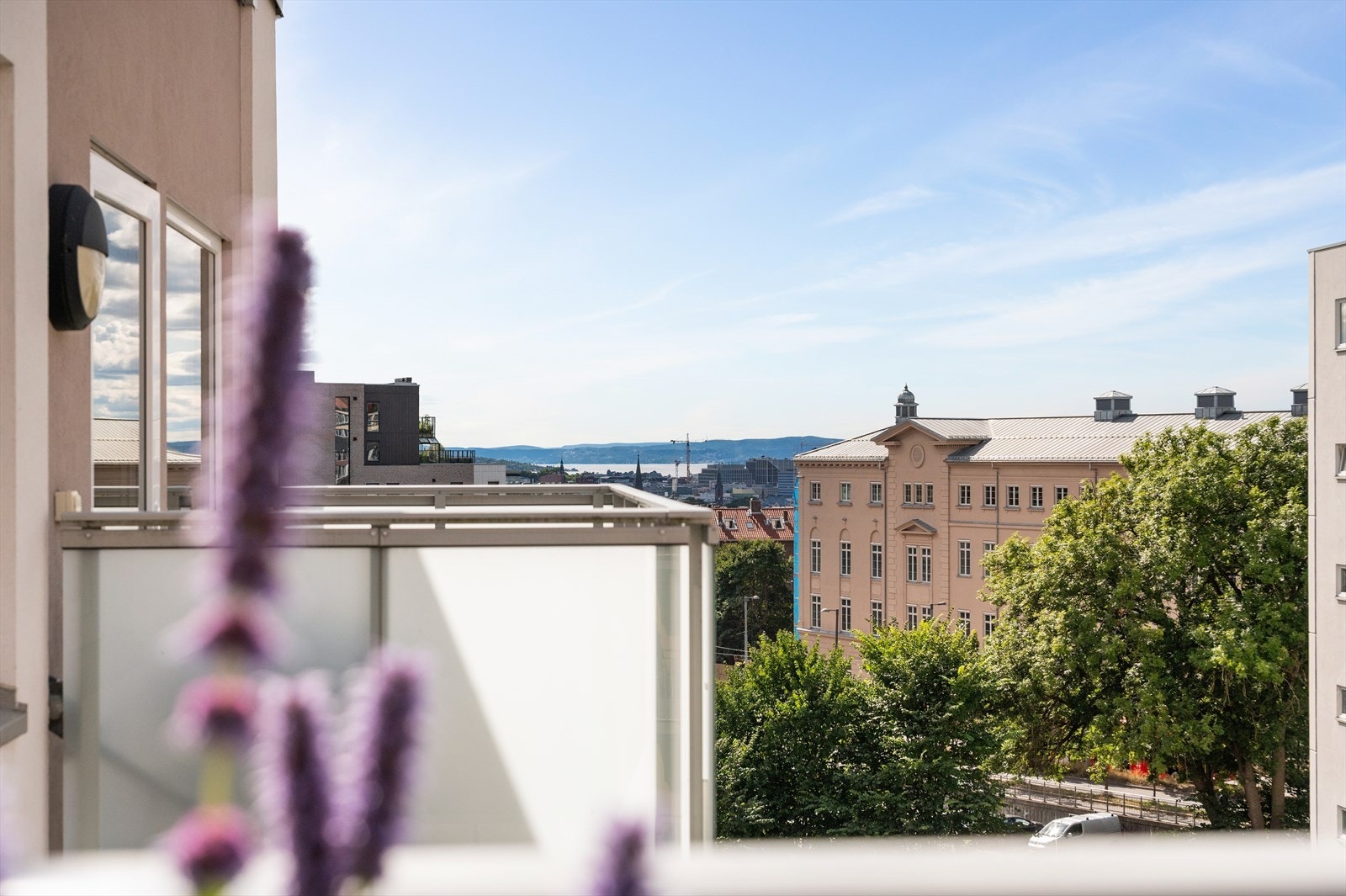 Utsikt fra balkong. Galleribilde