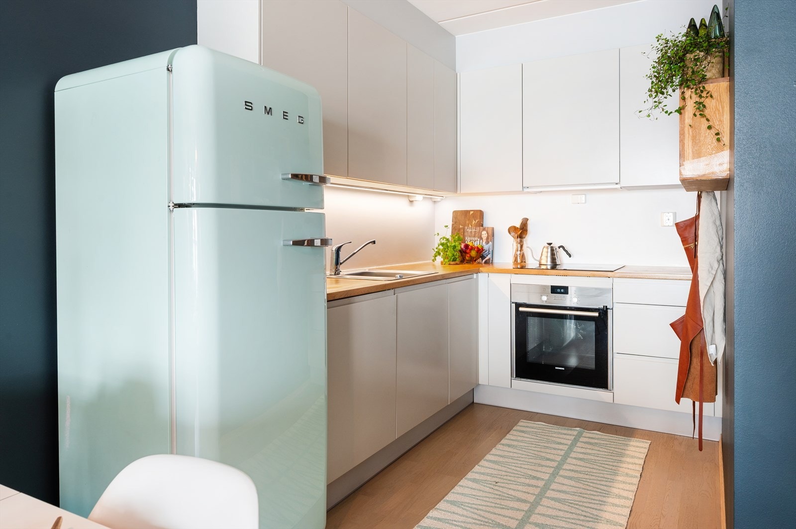 Innredningen fra Arena fremstår lys og moderne, med rikelig skap- og benkeplass. Galleribilde