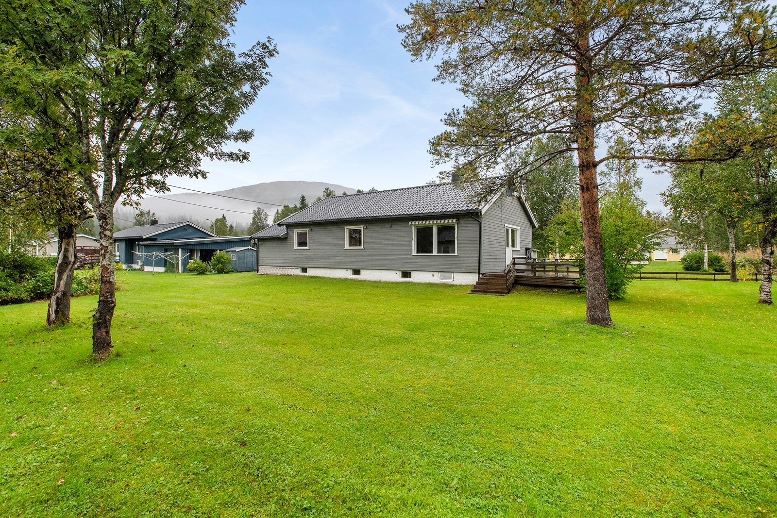 Storforshei. Enebolig med alt man trenger på ett plan - god
lagringsplass i kjeller. Galleribilde