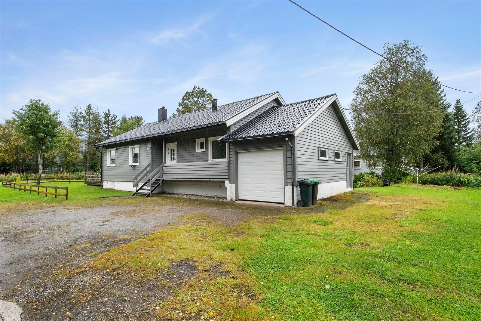 REDE Eiendomsmegling ved Roger Clausen ønsker velkommen til Gabriel Jensens vei 8. Galleribilde