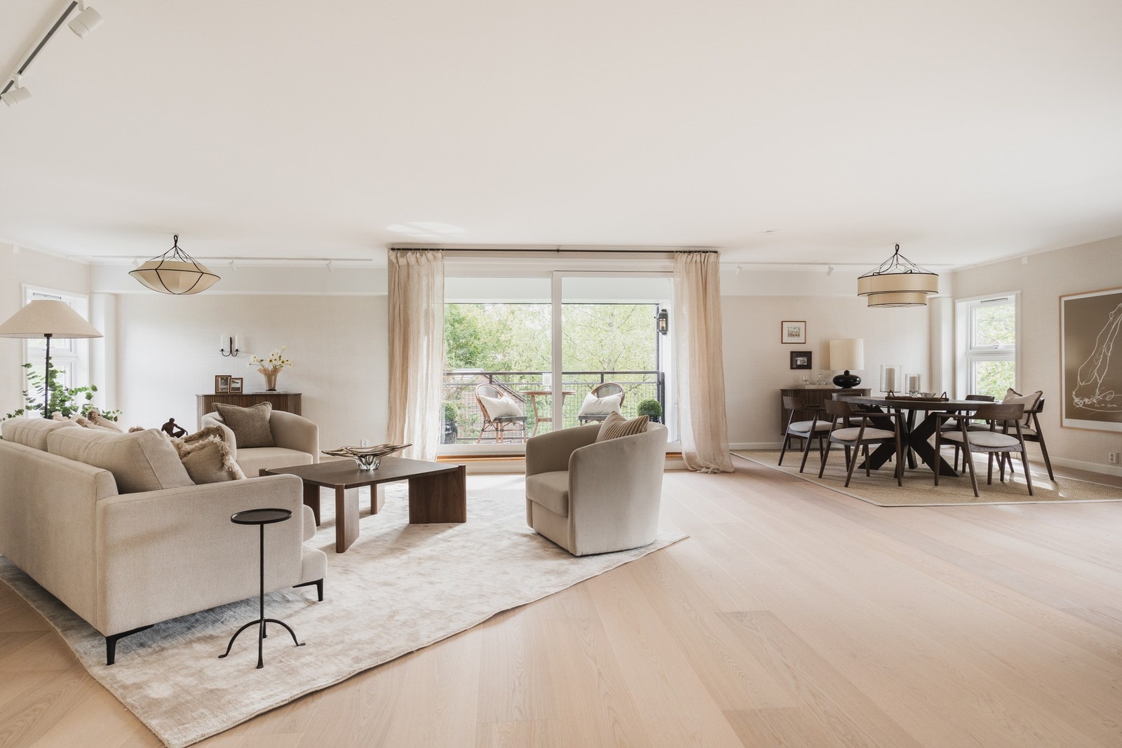 Toppleilighet av høy standard, renovert i 2025. Galleribilde