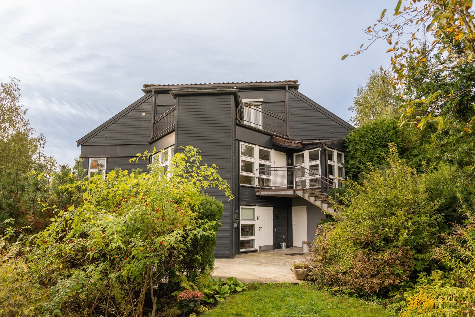 En sjelden og unik toppleilighet på hele 245 kvm BRA-I med fantastiske uteområder. Galleribilde