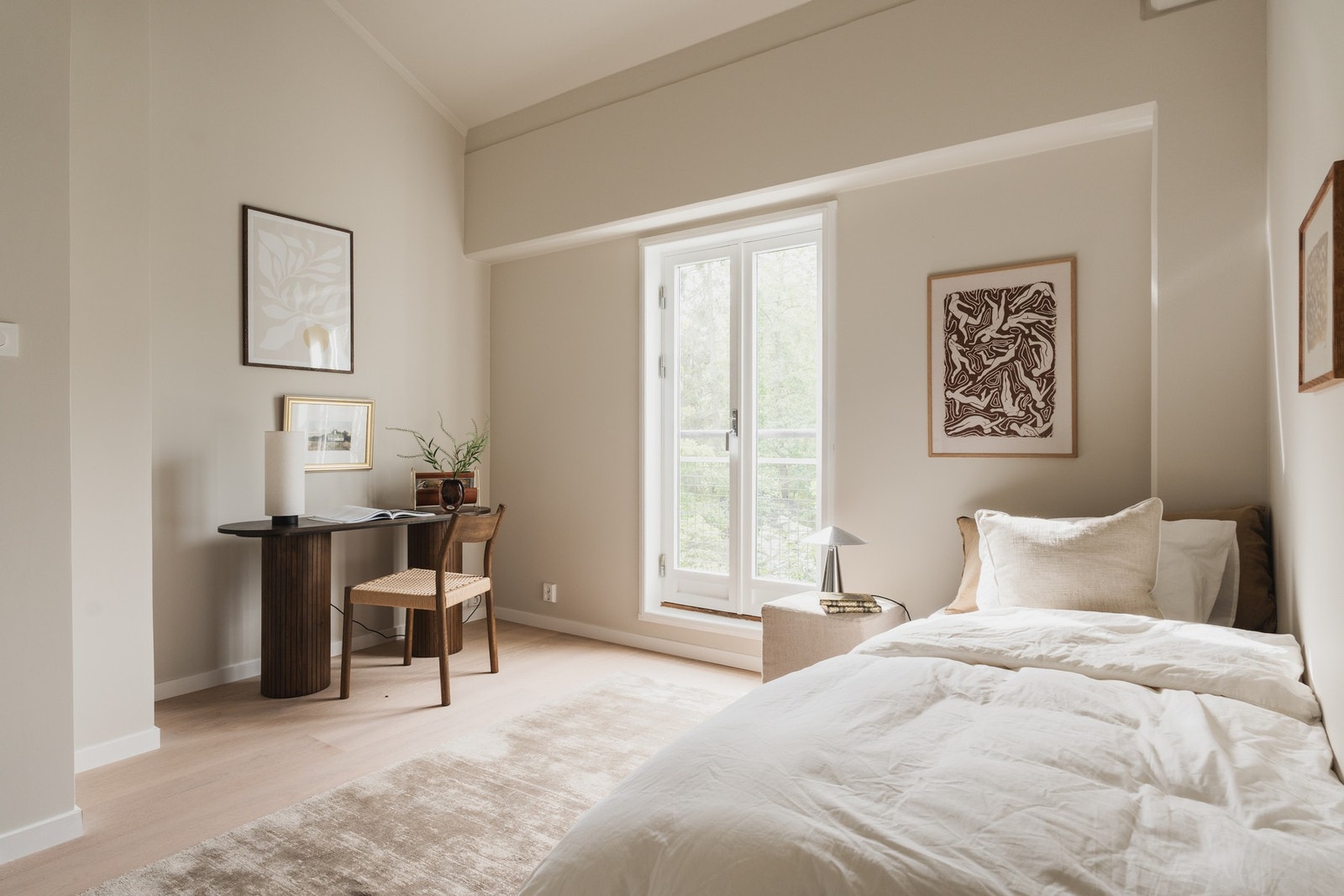 Soverom nr. 3 har også en fransk balkong og eget bad. Galleribilde