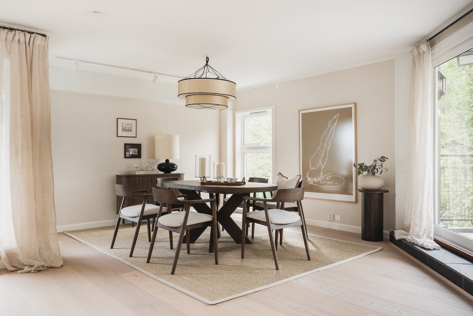 Planløsningen er nøye utformet med både sosiale og private soner. Galleribilde