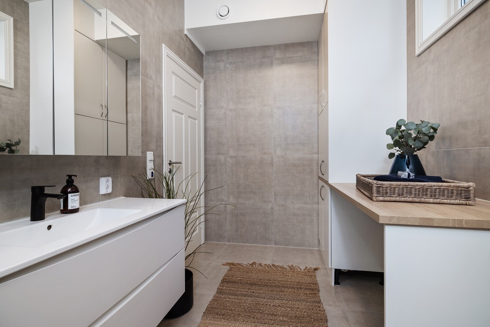 Stort og delikat bad Galleribilde