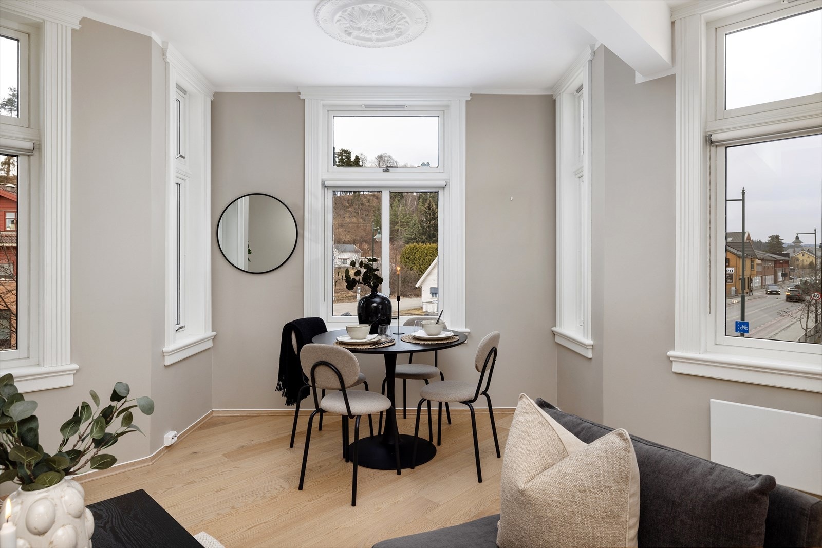 Leiligheten er romslig og det er flere alternativer for møblering Galleribilde