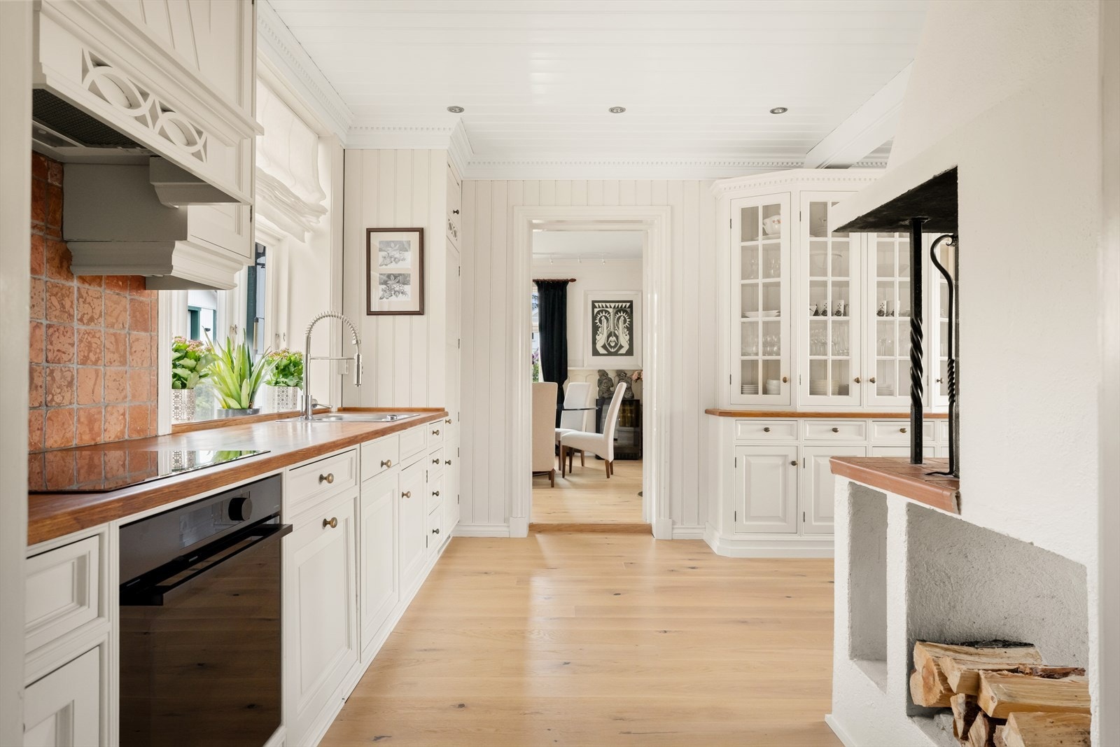 Fra kjøkkenet, kommer du videre til spisestue nr. 2. Galleribilde