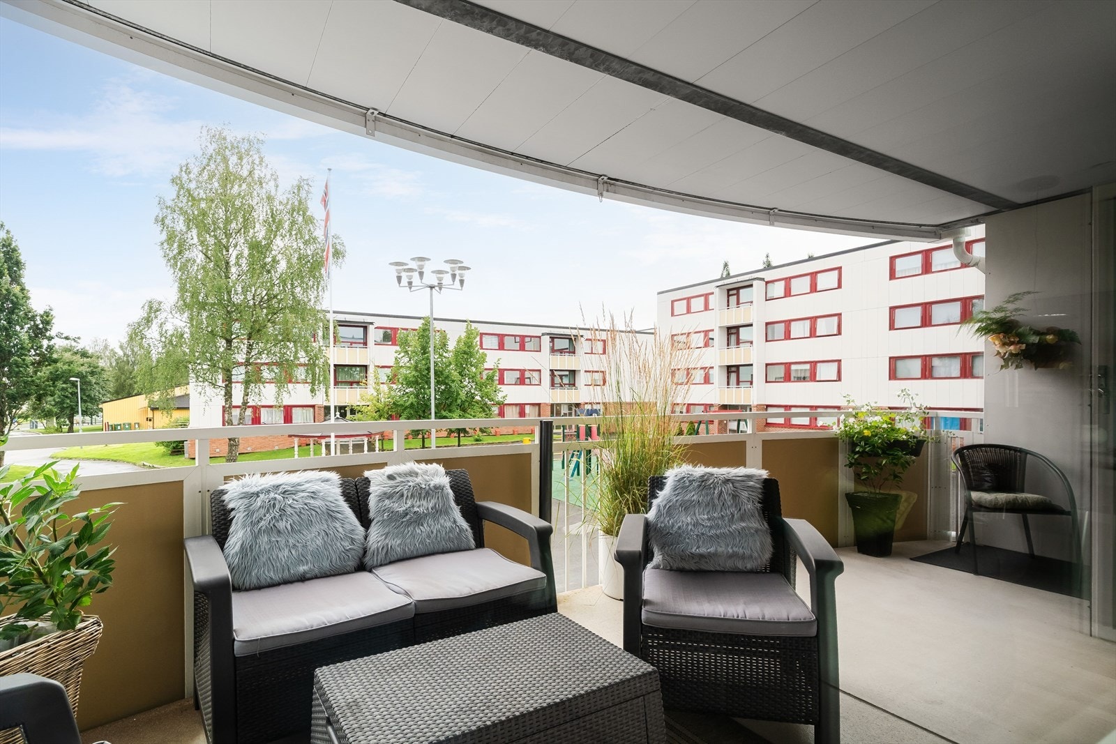 En flott 3-roms andelsleilighet med god planløsning i byggets andre etasje. Galleribilde