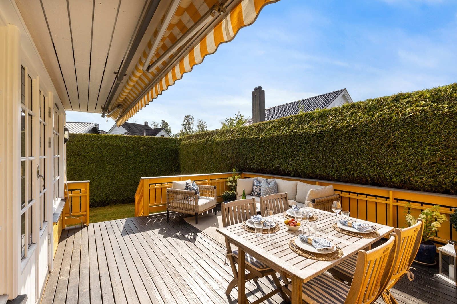 Fra stuen er det utgang til terrasse på 22 kvm Galleribilde