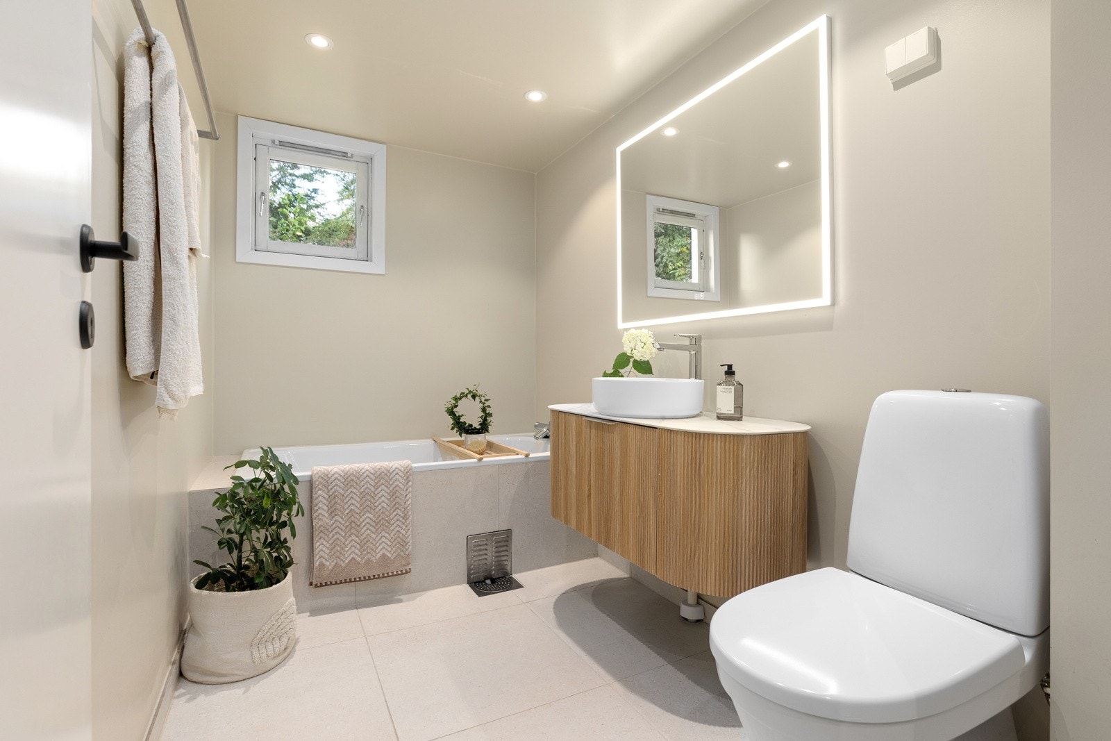 Det andre badet ble også overflateoppusset i 2024 Galleribilde