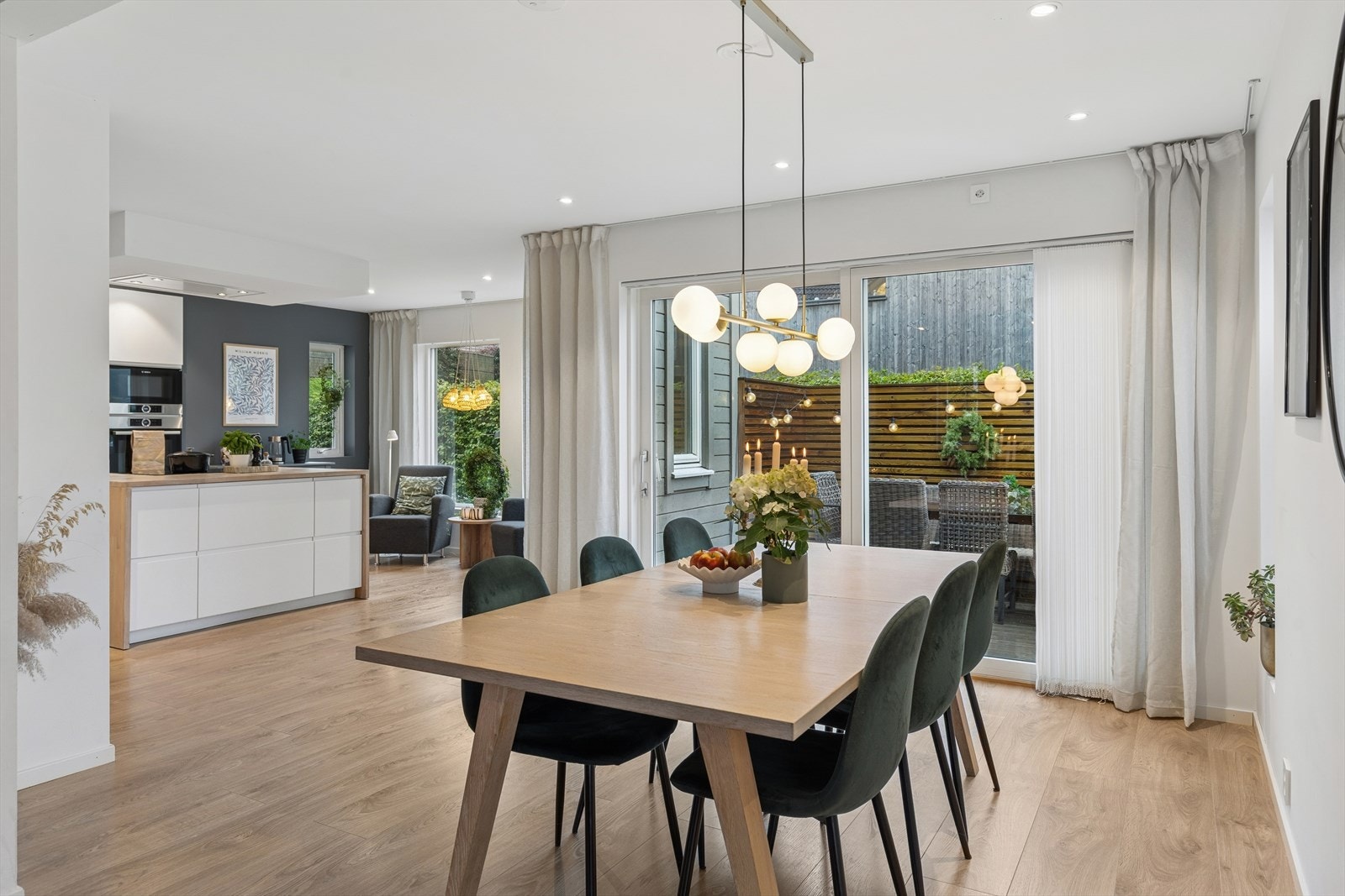 Her er det plass til et stort spisebord for hele familien. Galleribilde