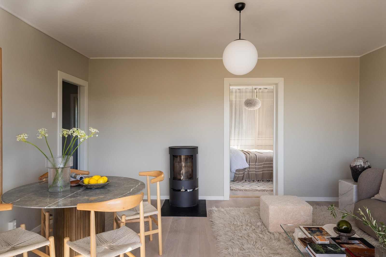 Peisovnen varmer godt på årets kjøligere kvelder. Galleribilde