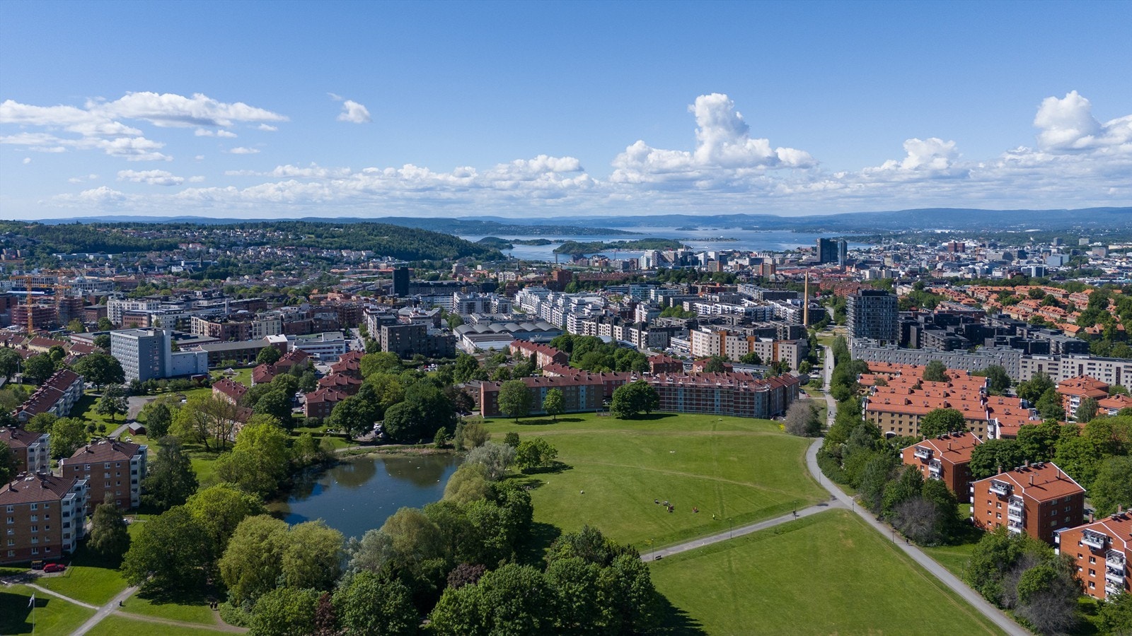 I umiddelbar nærhet ligger den flotte Hovindammen. Galleribilde