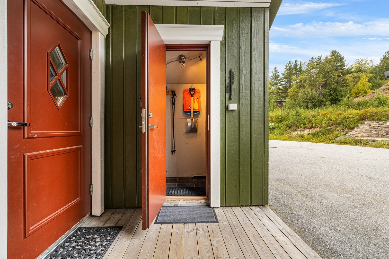 Sportsbod ved inngangspartiet Galleribilde