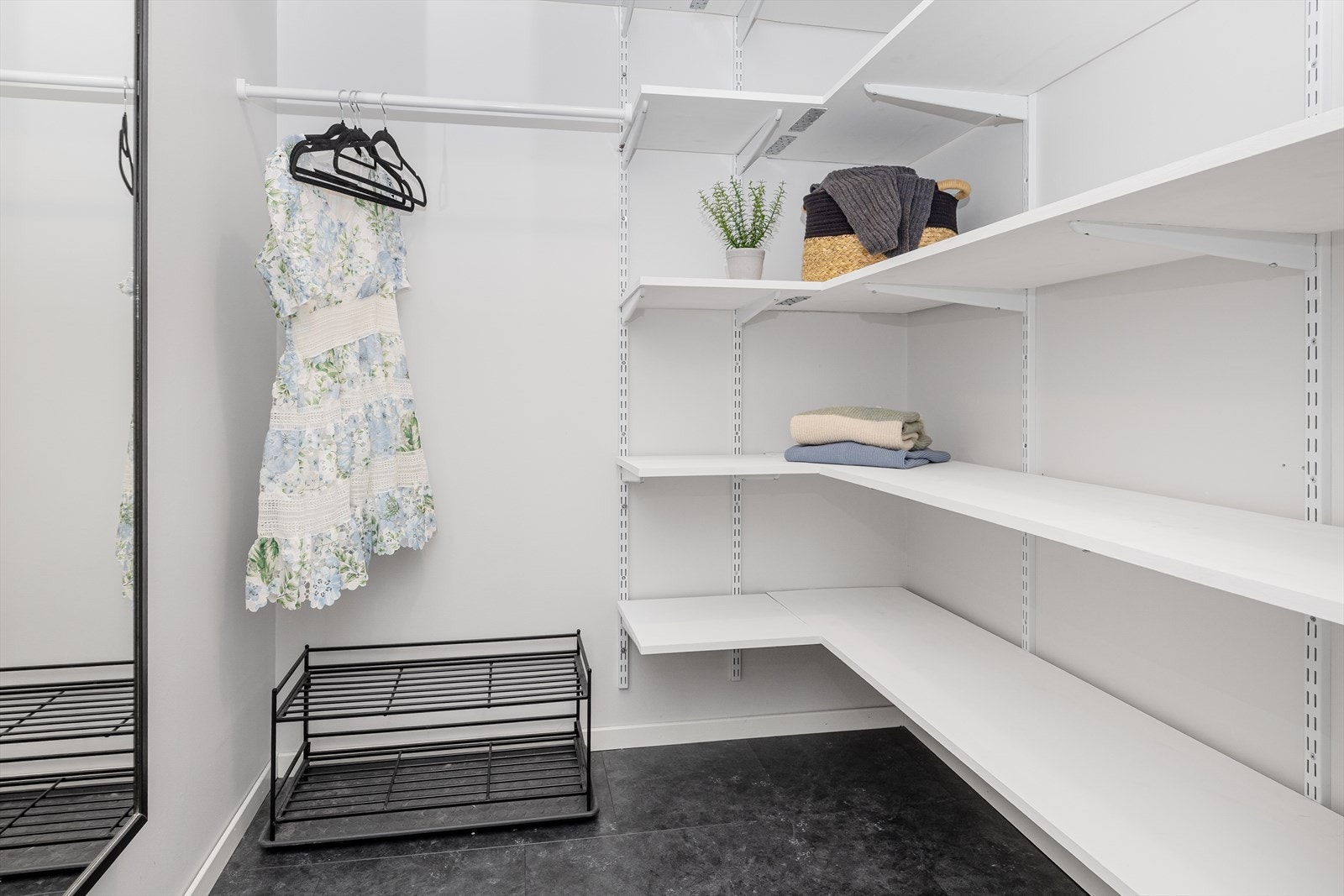 Garderobe Galleribilde