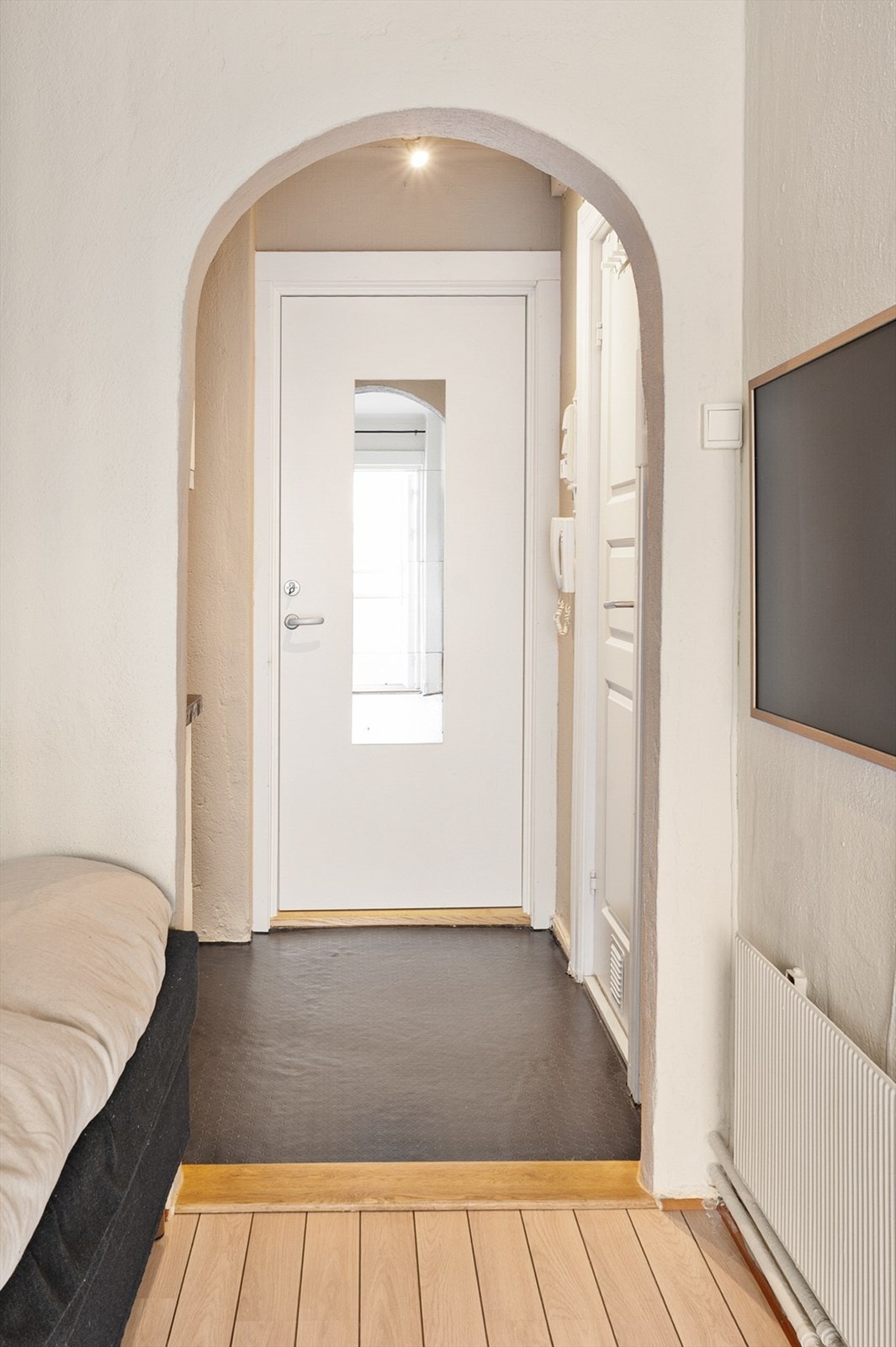 Entréen har callinganlegg. Galleribilde